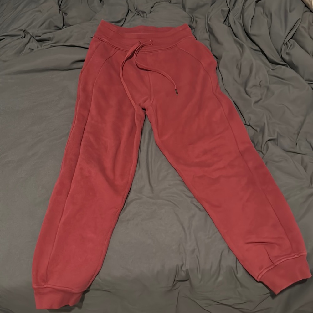 LULU LEMON SWEAT PANTS